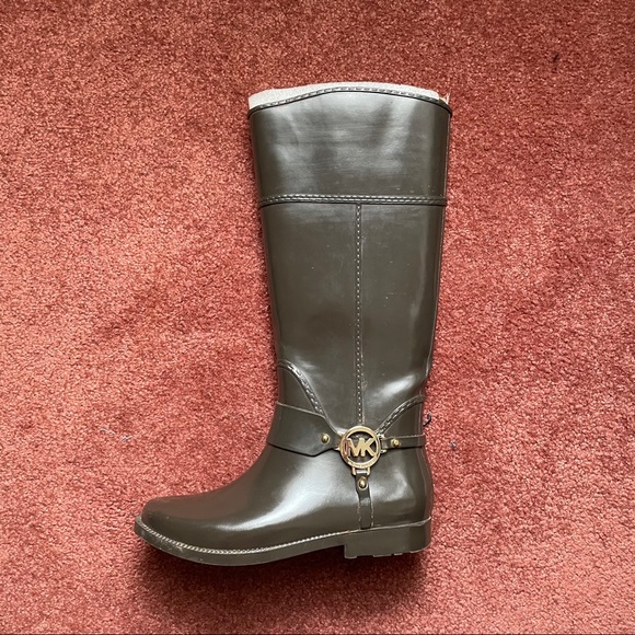 Michael Kors Harness Rubber Rainboots - Picture 2 of 6